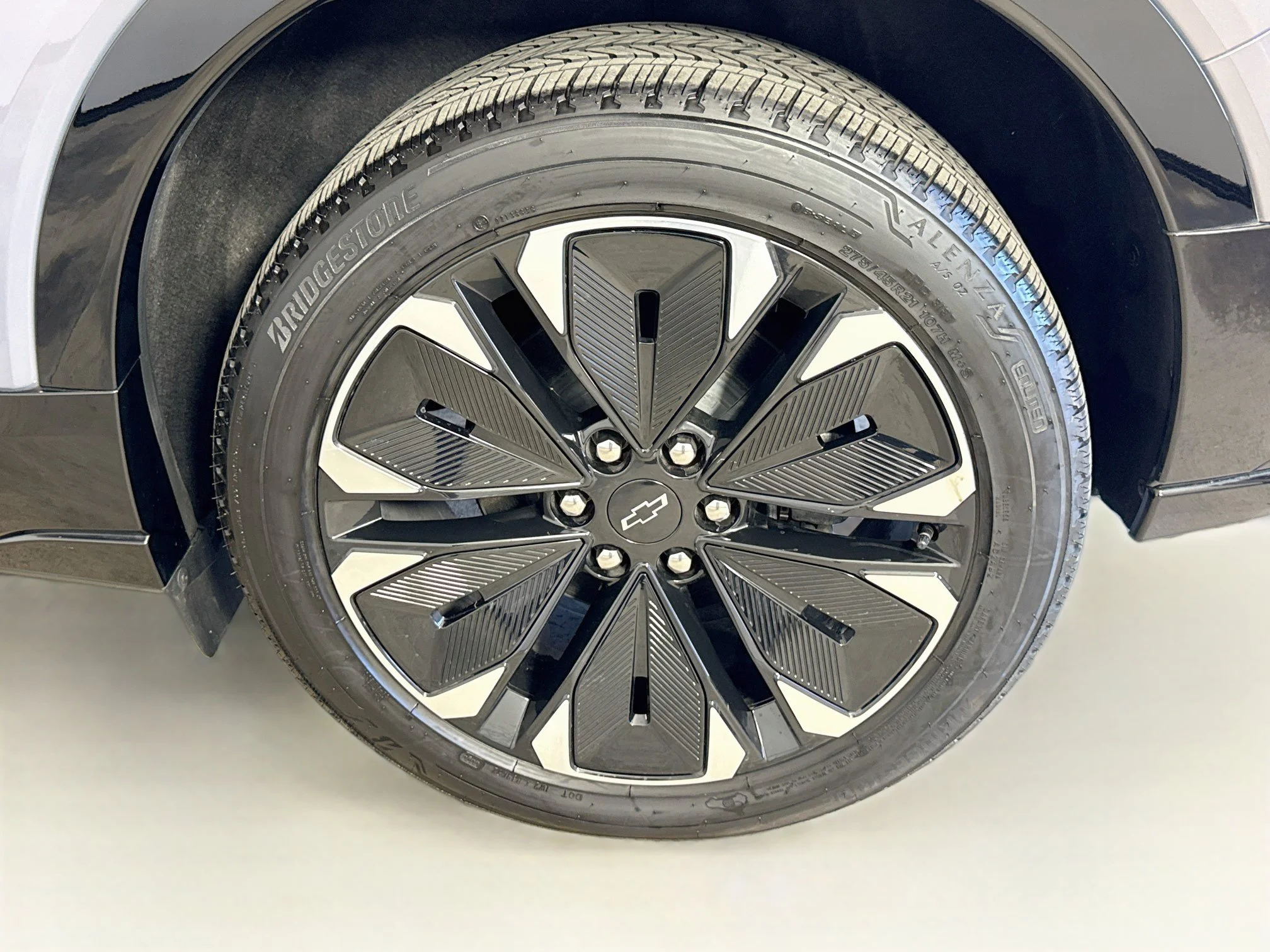 Used 2025 Galaxy Gray Metallic Chevrolet RS image 33