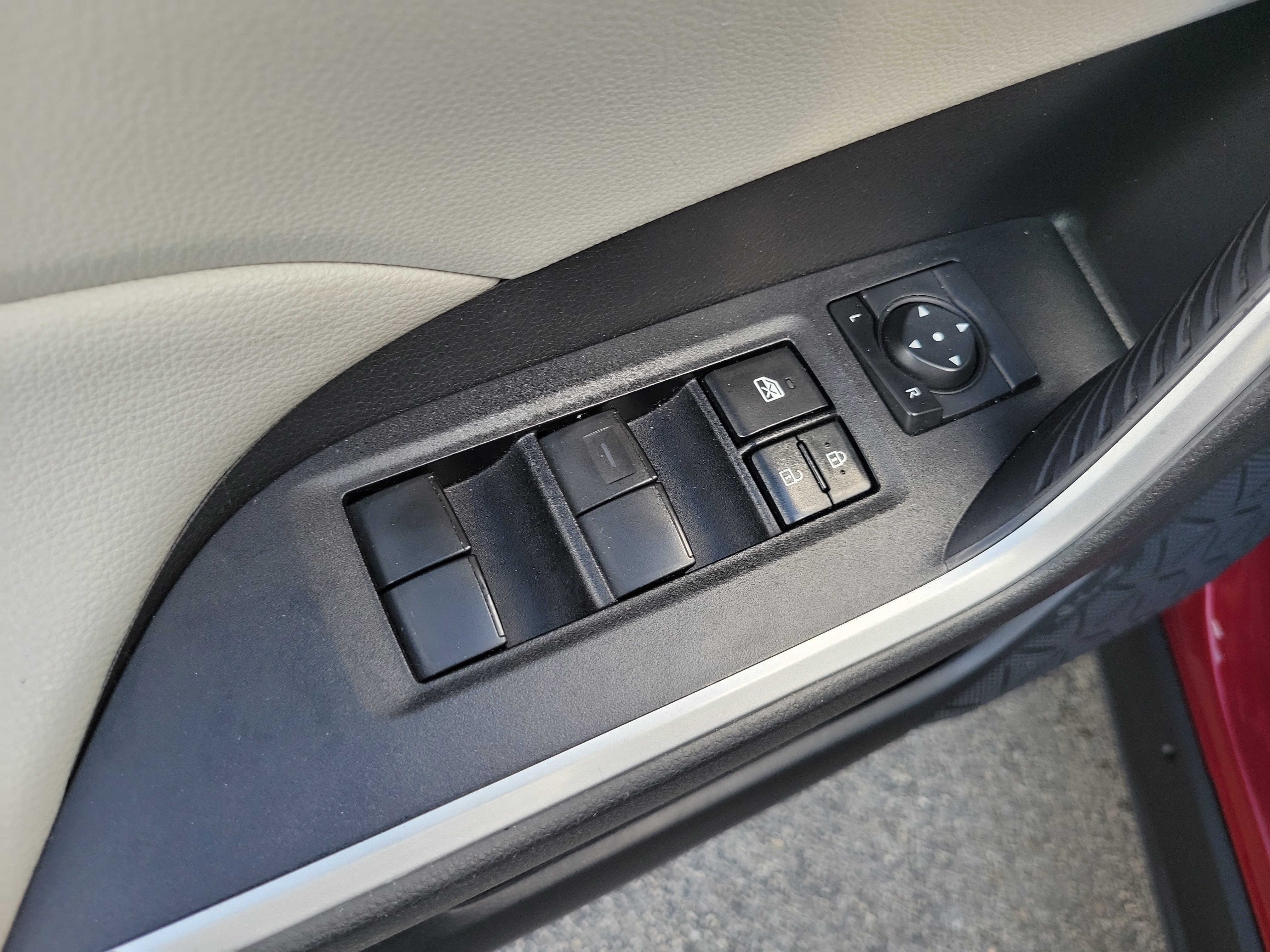 Used 2021 Pearl Toyota XLE image 14