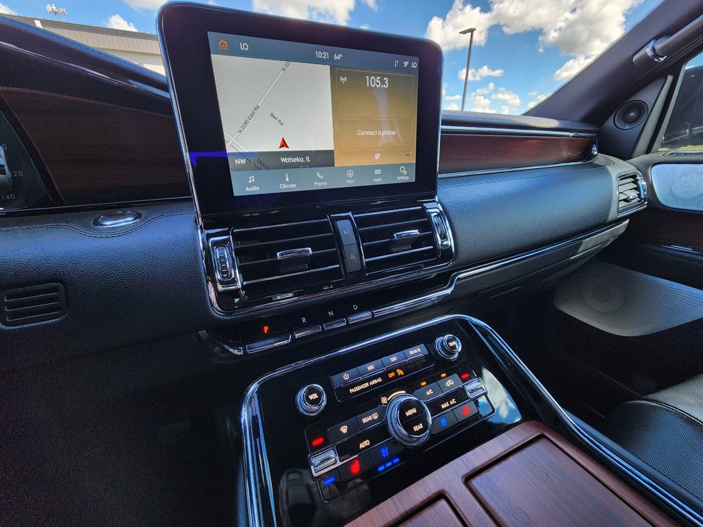 Used 2020 Infinite Black Lincoln Reserve image 17