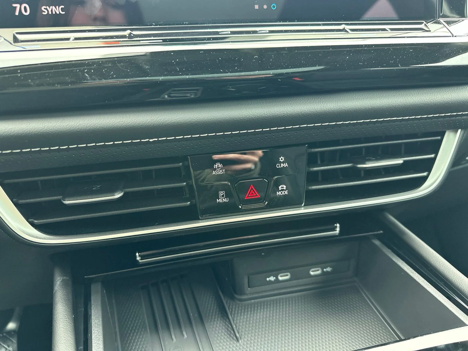 New 2026 Black Volkswagen 2.0T SE w/Technology image 58