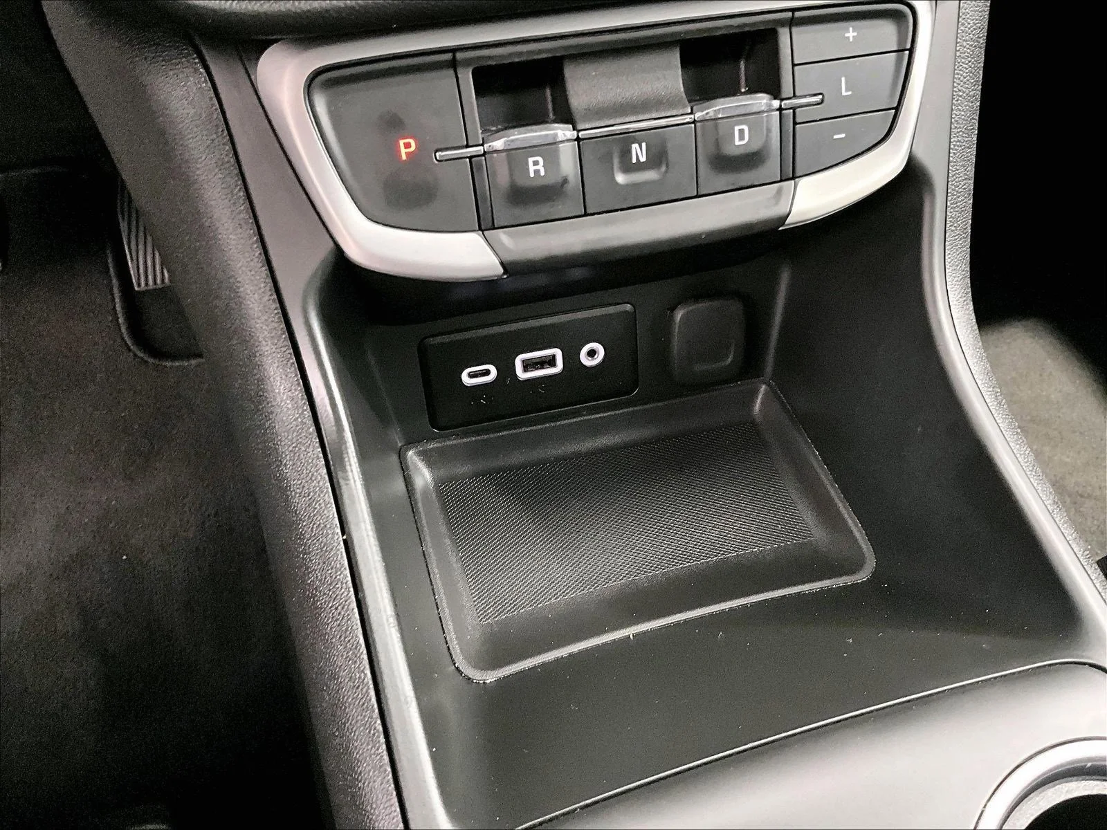 Used 2023 Sterling Metallic GMC SLE image 26