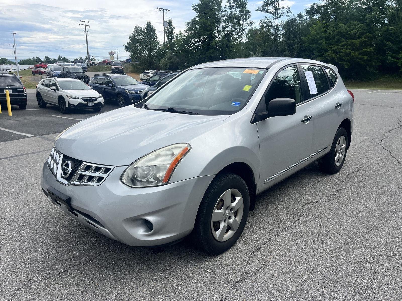 Used 2012 Brilliant Silver Nissan S image 3
