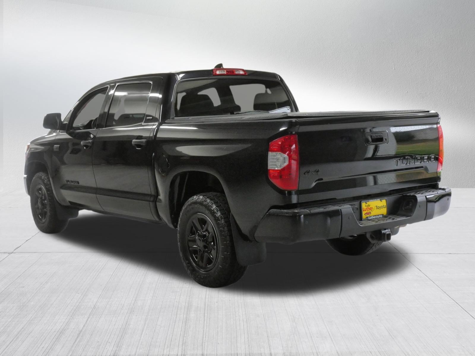 Certified Used 2020 Midnight Black Metallic Toyota SR5 image 5