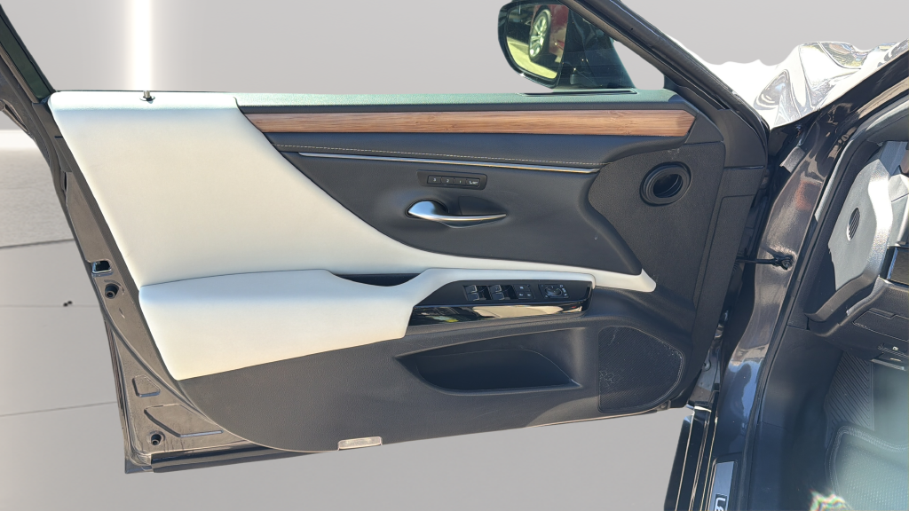 Used 2023 Gray Lexus 350 image 9