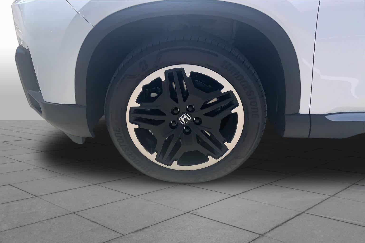 New 2026 Platinum White Pearl Honda AWD Touring Blackout image 12