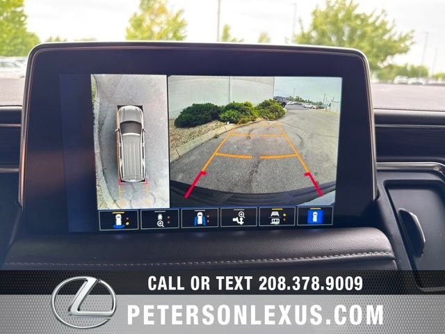 Used 2022 Gray Chevrolet Z71 image 18