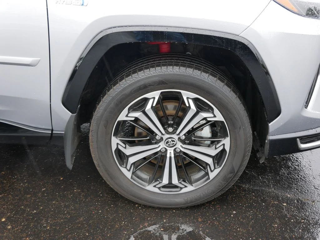 2023 Toyota RAV4 XSE - Photo 8