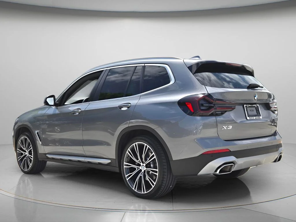Used 2024 Gray BMW sDrive30i image 5