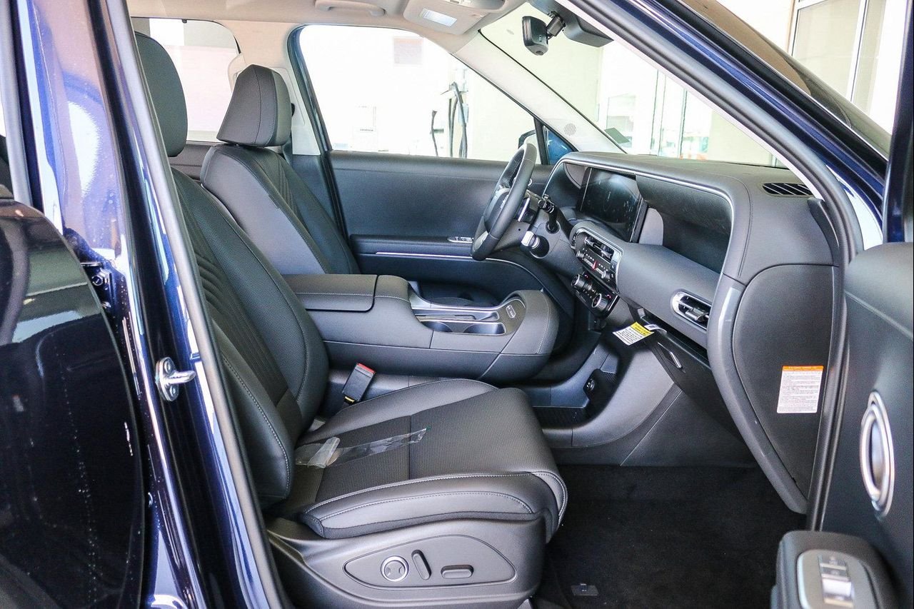 New 2026 Blue Hyundai SEL Premium image 17