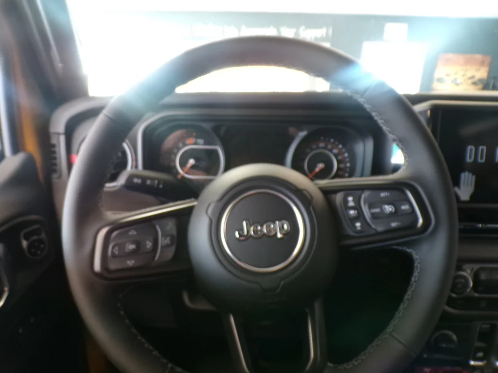New 2026 Goldilocks Exterior Paint Jeep Rubicon X image 15