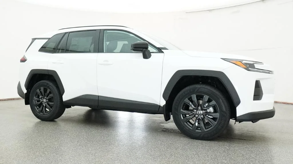 New 2026 Ice Cap Toyota XLE Premium image 2