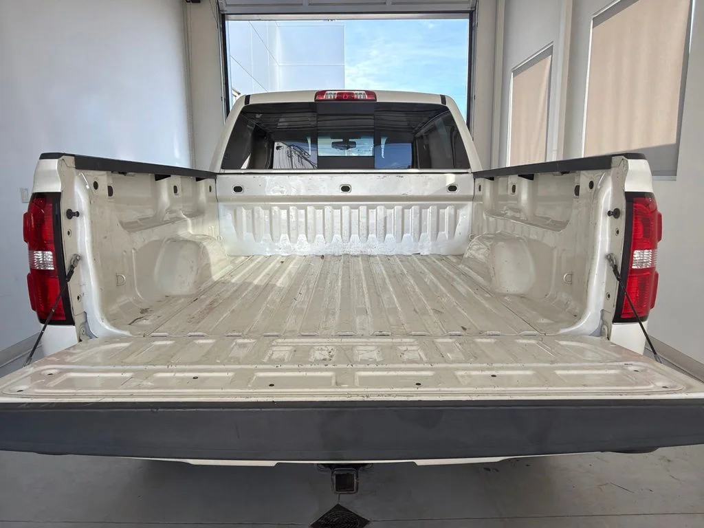 Used 2015 White Diamond Tricoat GMC SLT image 8