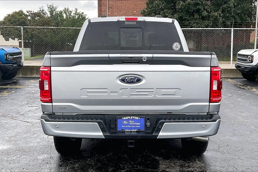 Used 2023 Silver Ford XLT image 3