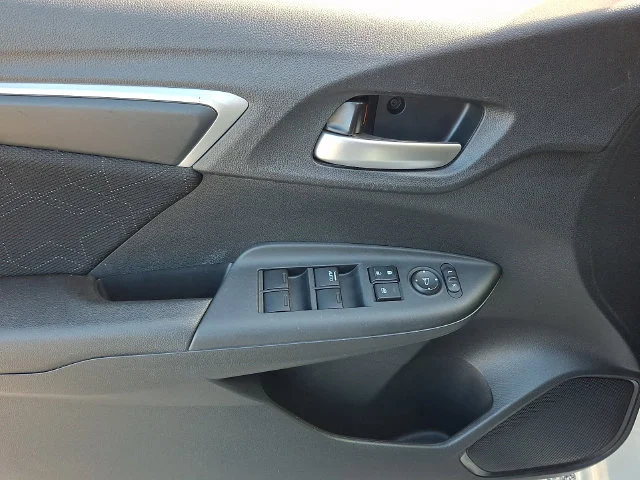 Used 2017 White Honda EX image 12