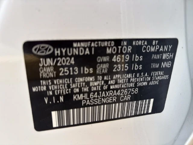 Used 2024 White Hyundai SEL image 33