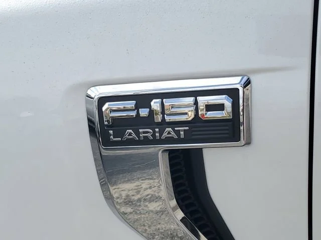 Used 2021 White Ford Lariat image 28