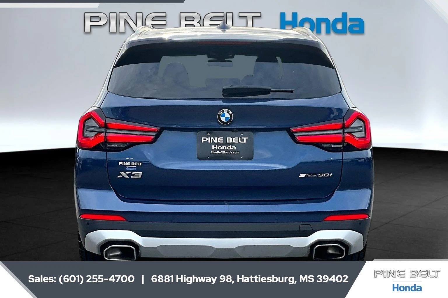 Used 2024 Phytonic Blue Metallic BMW sDrive30i image 4