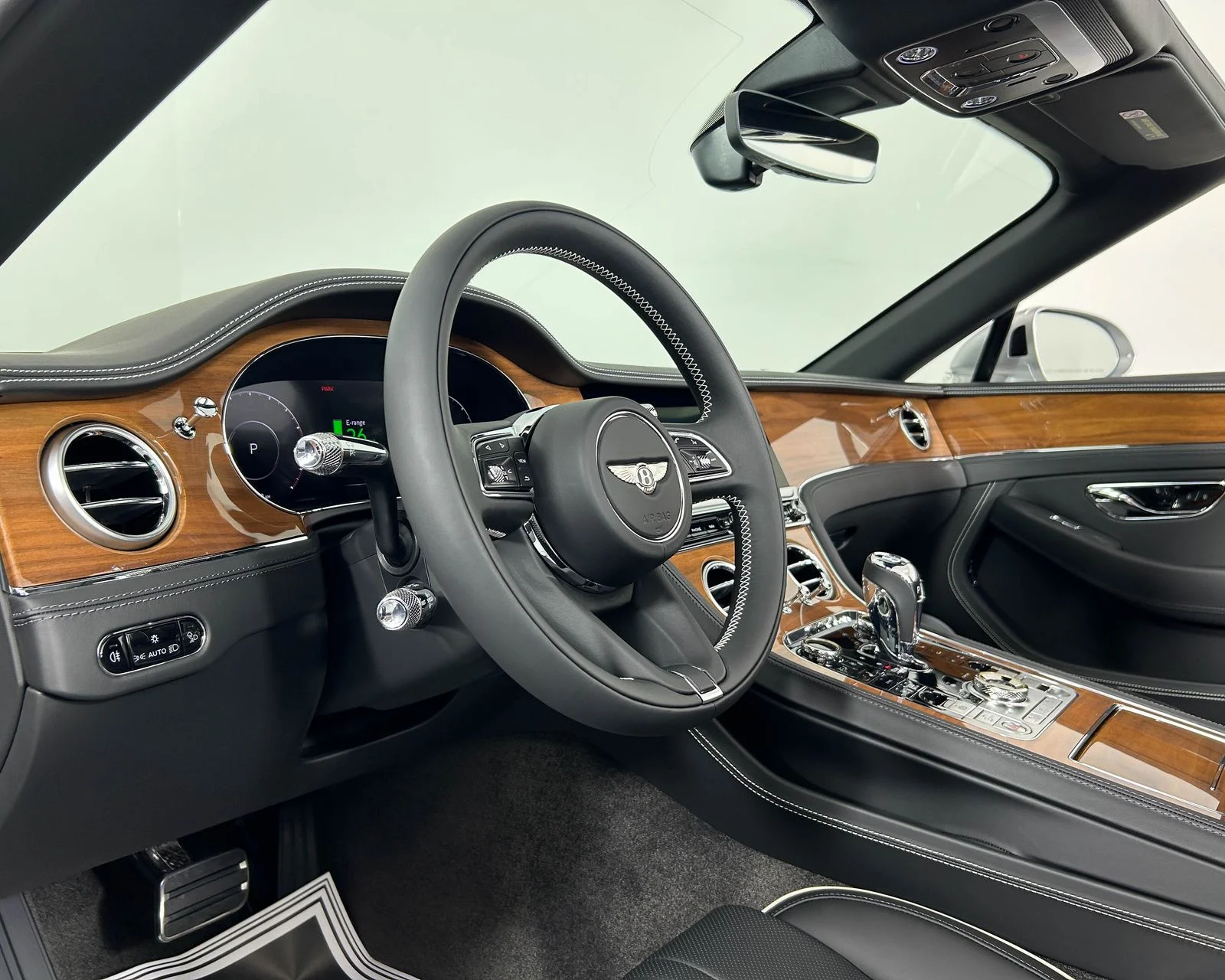 New 2026  Bentley V8 image 15
