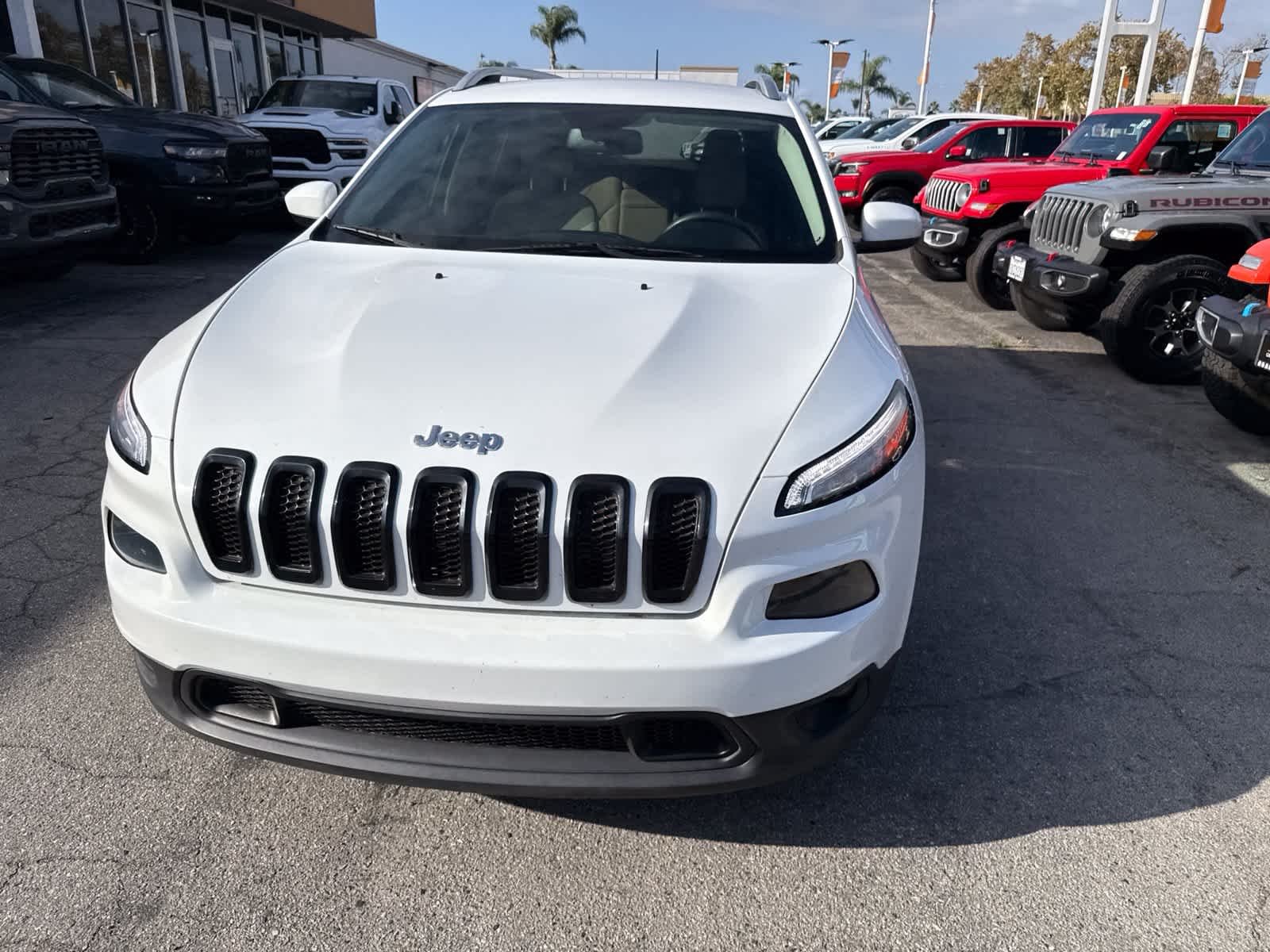Used 2018 Bright White Clearcoat Jeep Latitude image 2