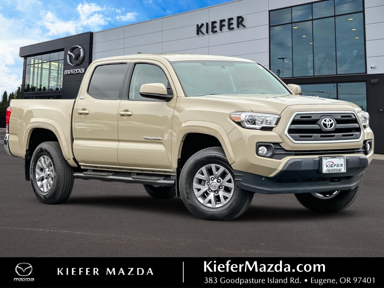 2017 Toyota Tacoma SR5 Double Cab 4x4 V6 Auto Short Bed's photo