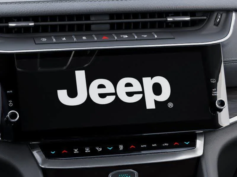 New 2026 Bright White Clear-Coat Exterior Paint Jeep Laredo Altitude image 18