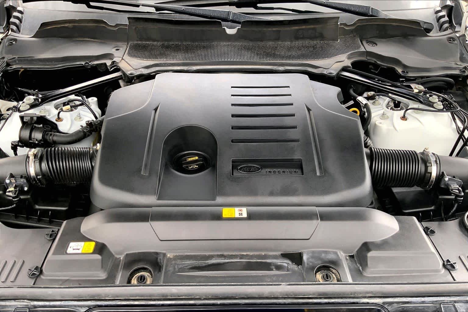 Used 2019 Fuji White Land Rover HST image 32