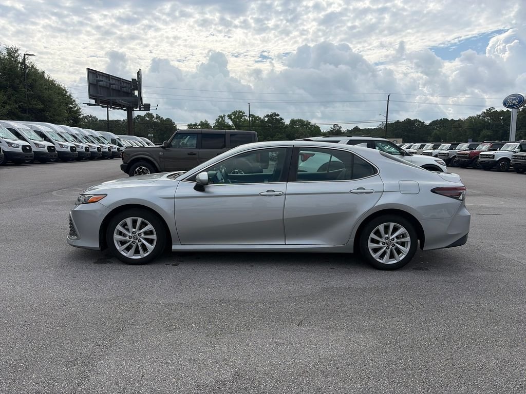 Used 2022 Silver Toyota LE image 4