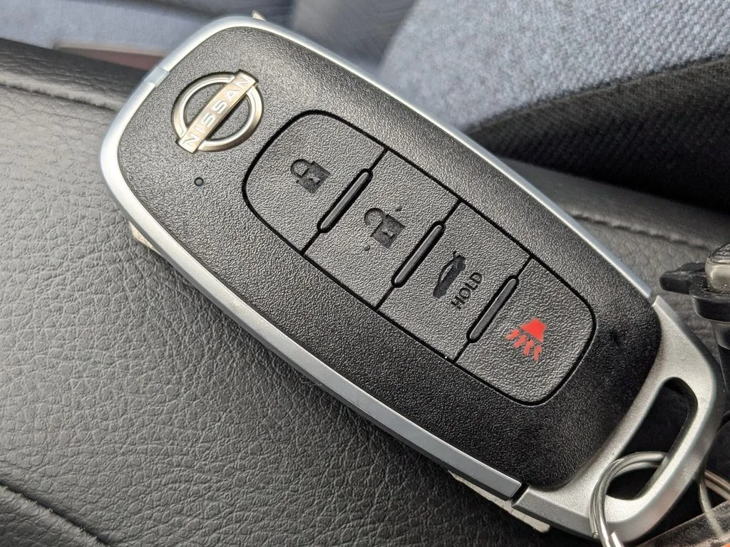 2025 Nissan Versa Sedan SV - Photo 31