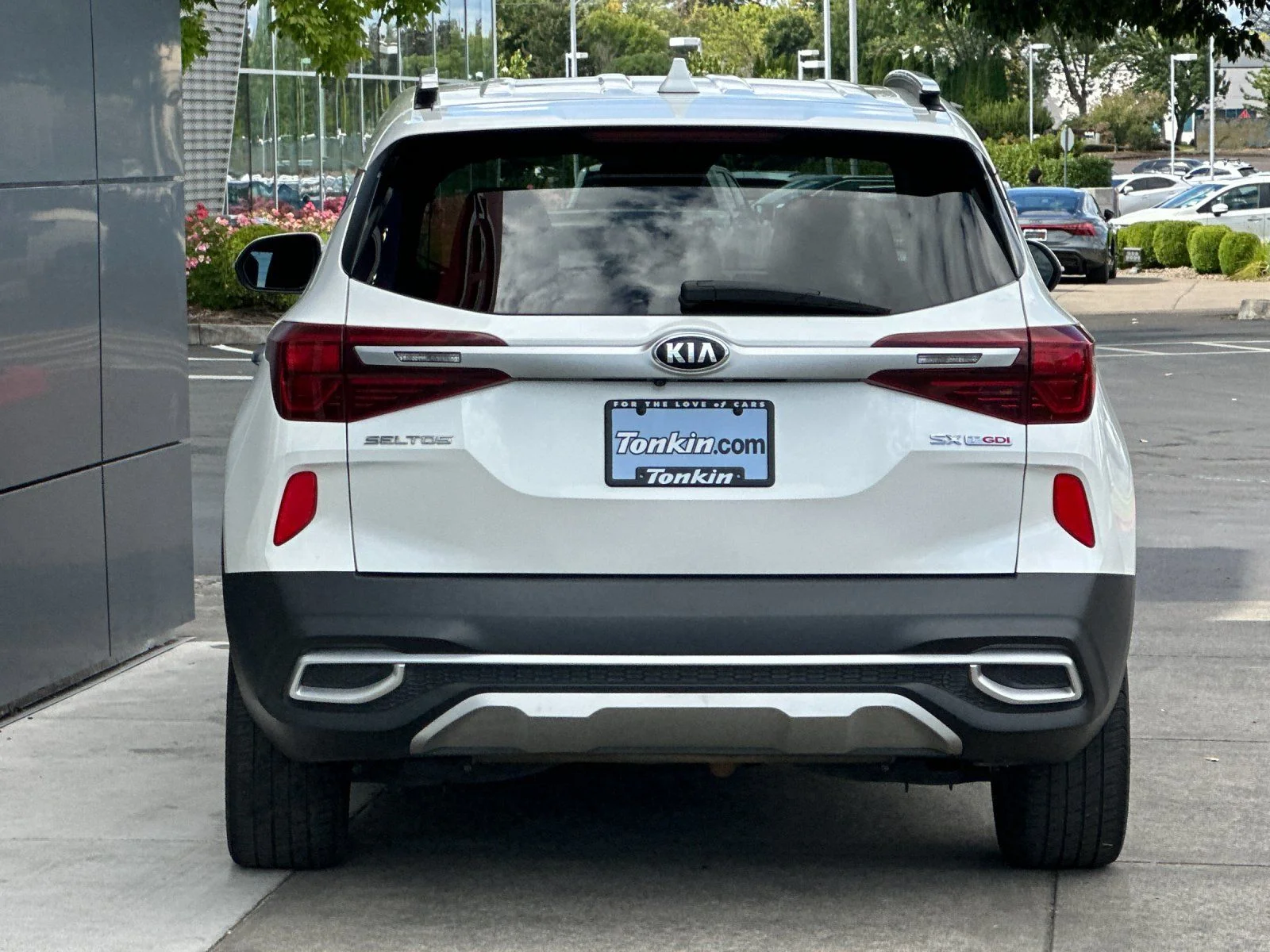 Used 2021 Snow White Pearl Kia SX image 4