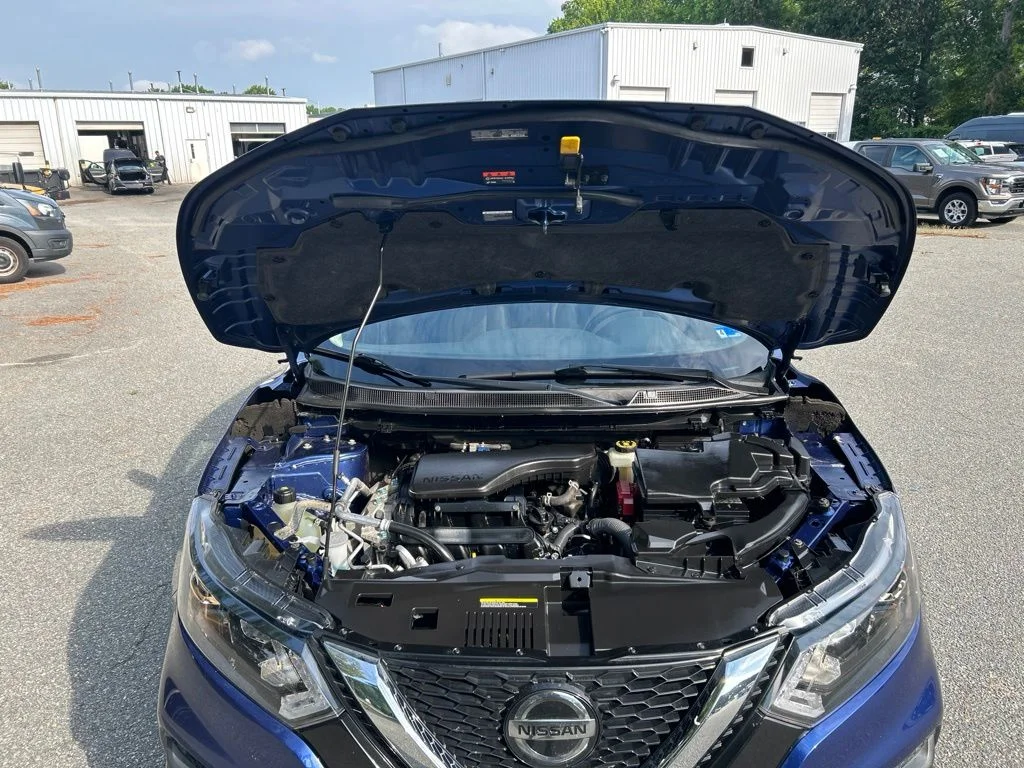 Used 2021 Blue Nissan S image 12