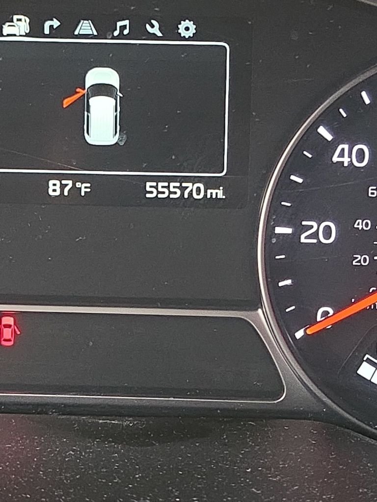 Used 2016 Inferno Red Kia Exclaim image 1