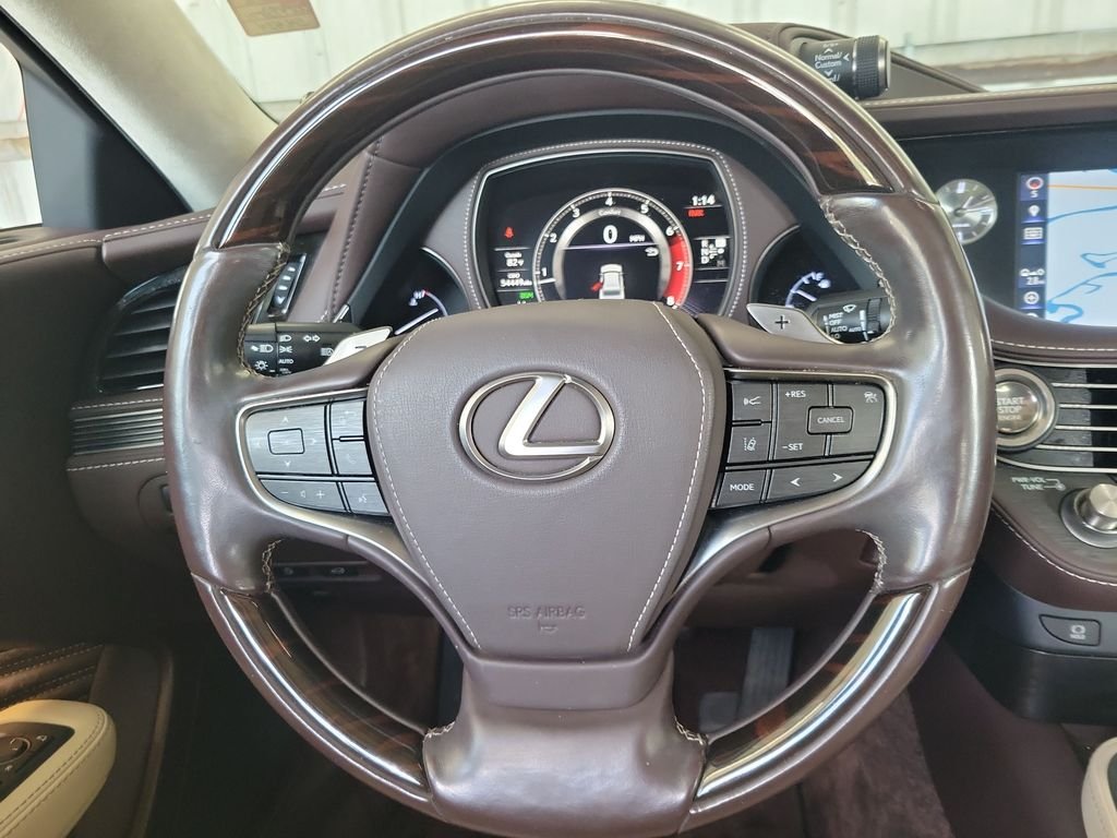 Used 2018 White Lexus 500 Base image 26