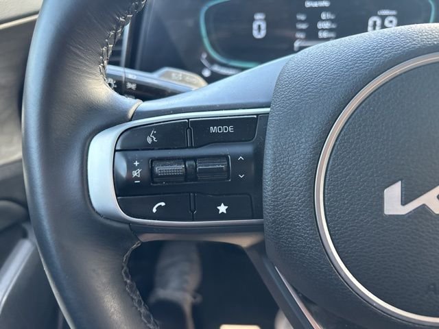 Used 2025 Red Kia X-Line image 18
