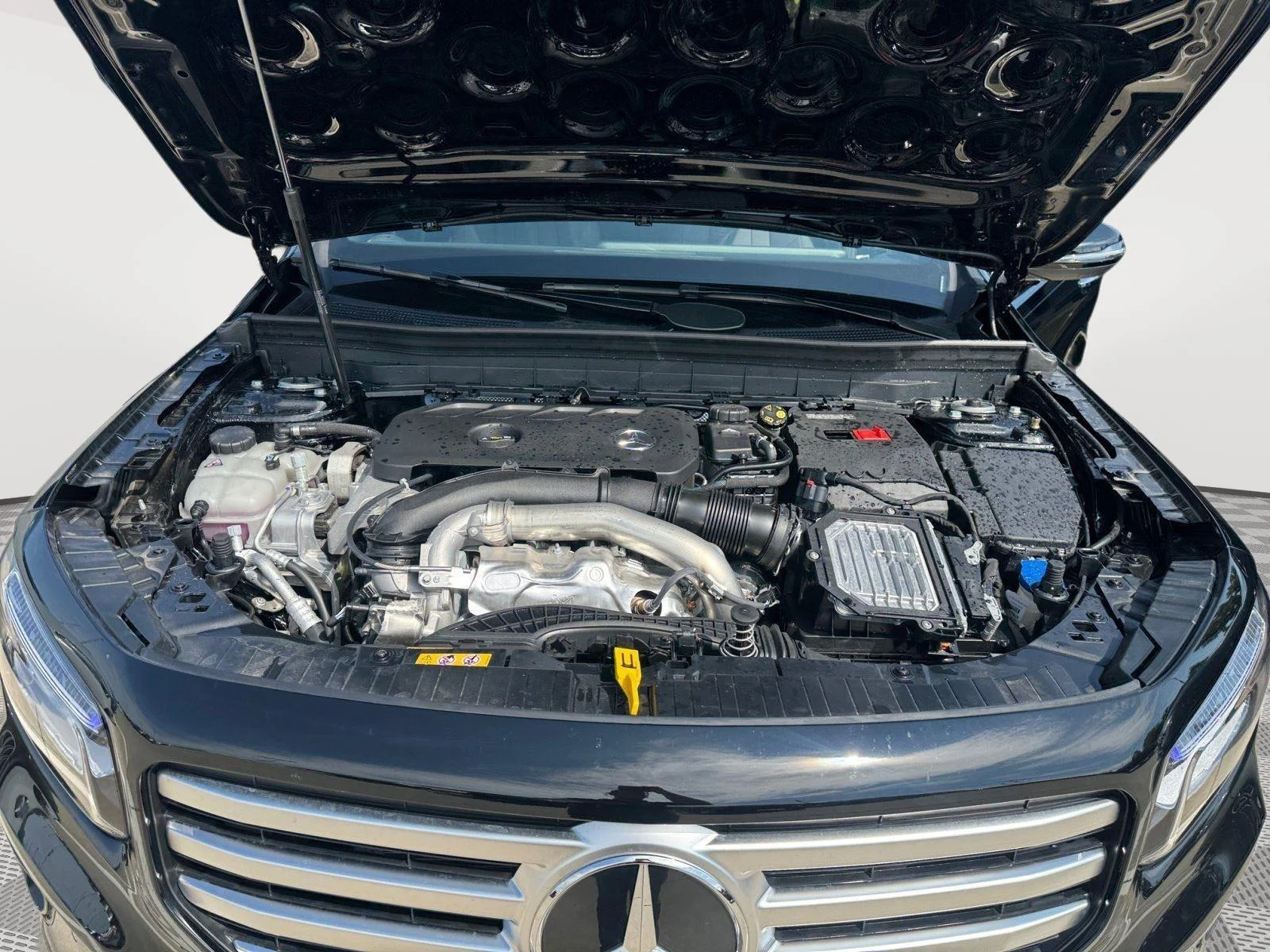 New 2026 Night Black Mercedes-Benz GLB 250 image 28
