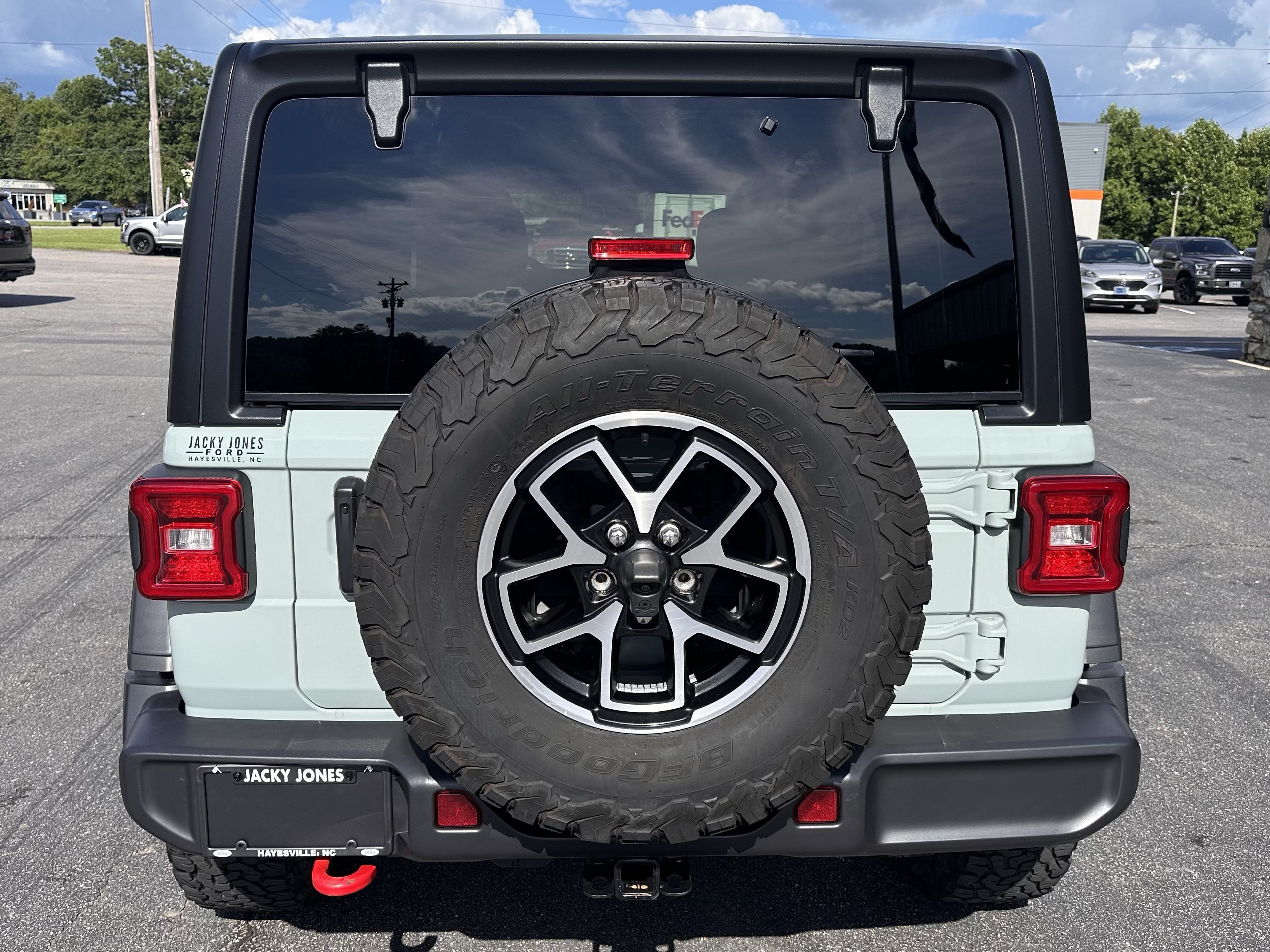Certified Used 2024 Earl Clearcoat Jeep Rubicon image 7