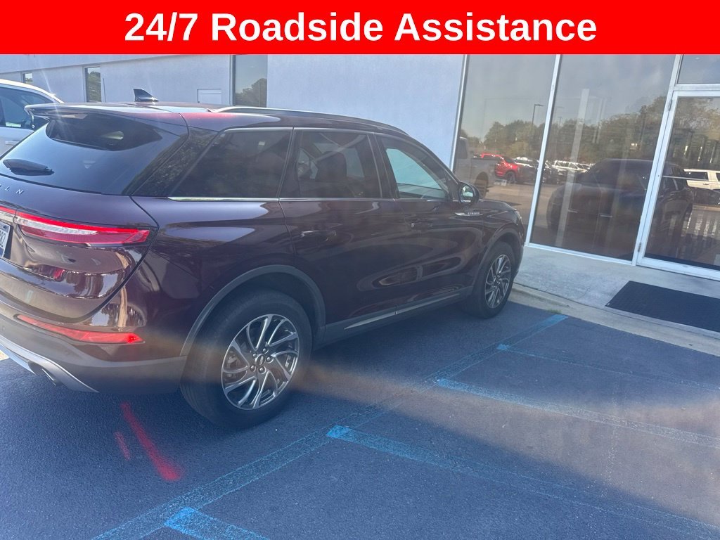Used 2021 Red Lincoln Standard image 4