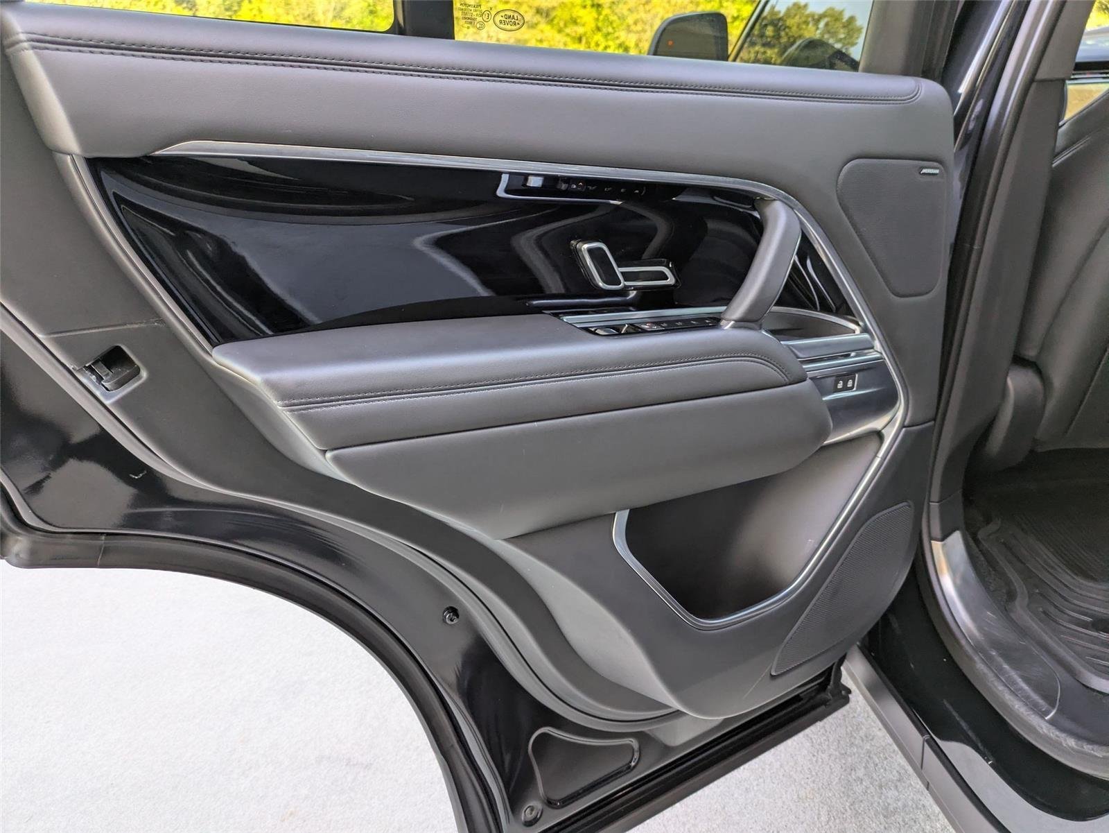 2023 Land Rover Range Rover SE - Photo 26