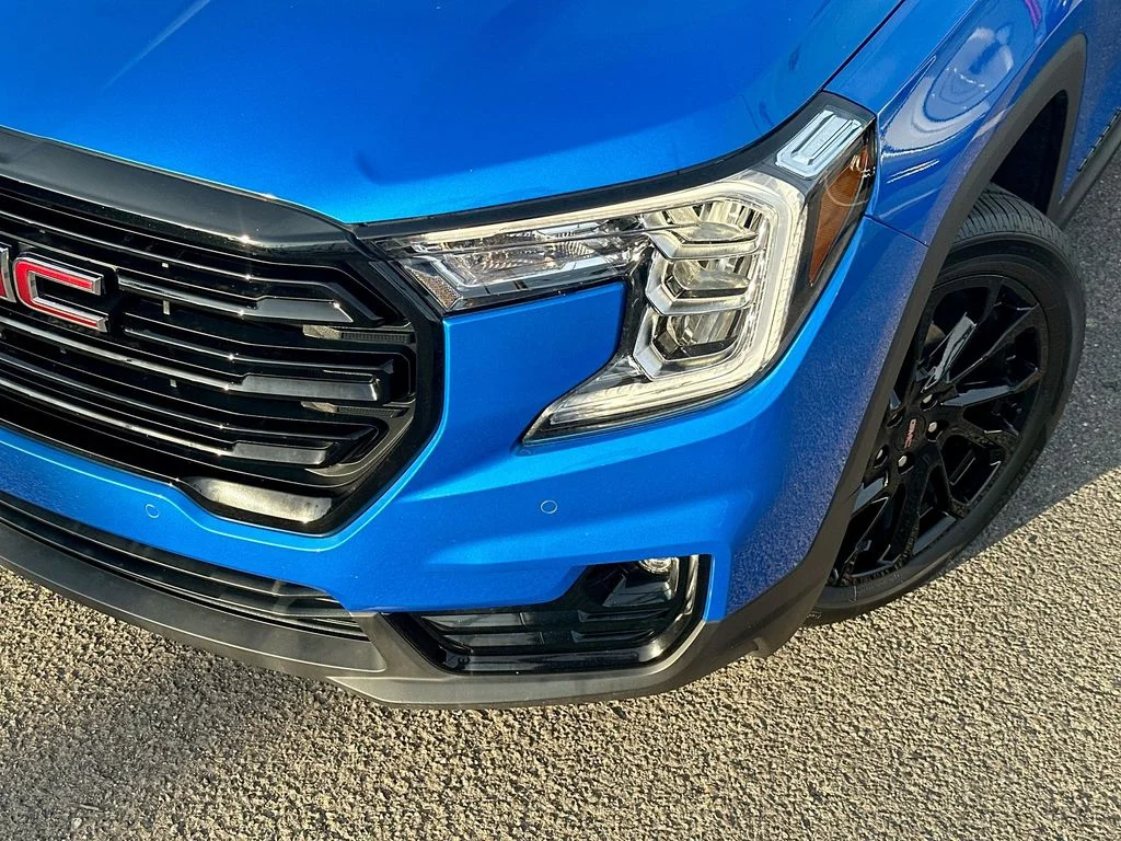 Used 2024  GMC SLT image 16