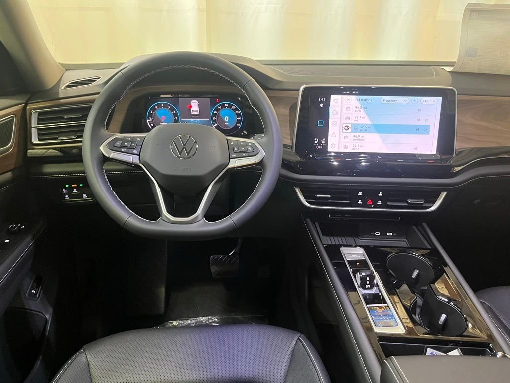 New 2026 Silver Volkswagen 2.0T SE w/Technology image 18