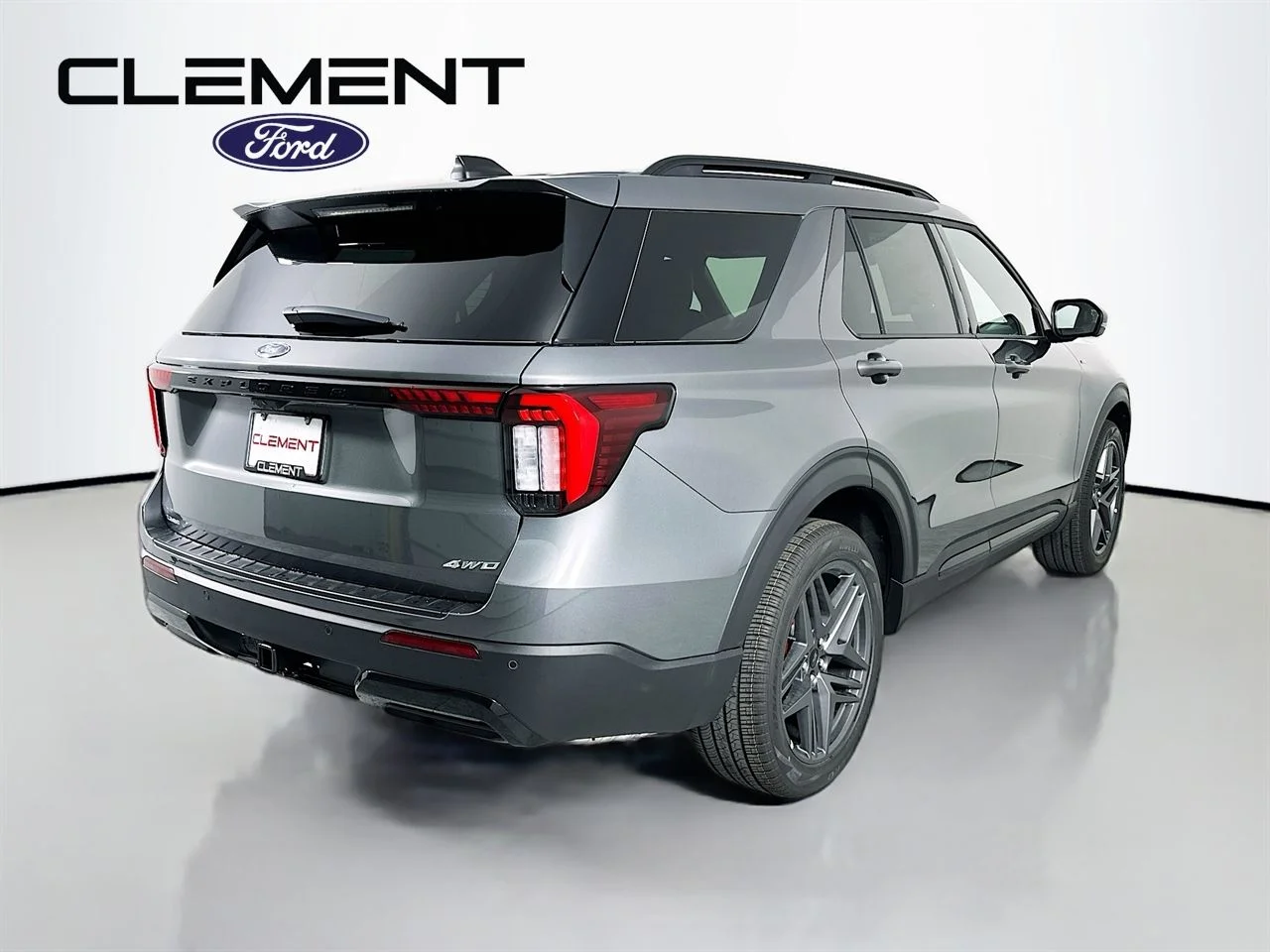 New 2026 Carbonized Gray Metallic Ford ST-Line image 6