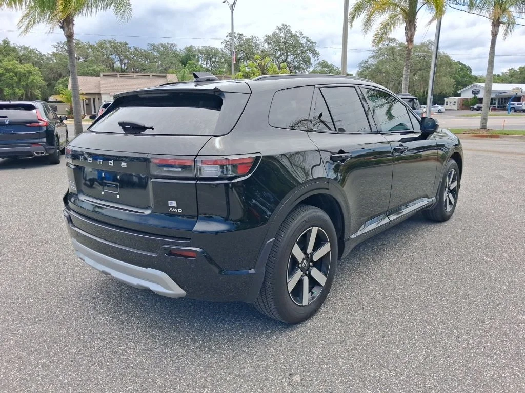 Used 2024  Honda Touring image 5