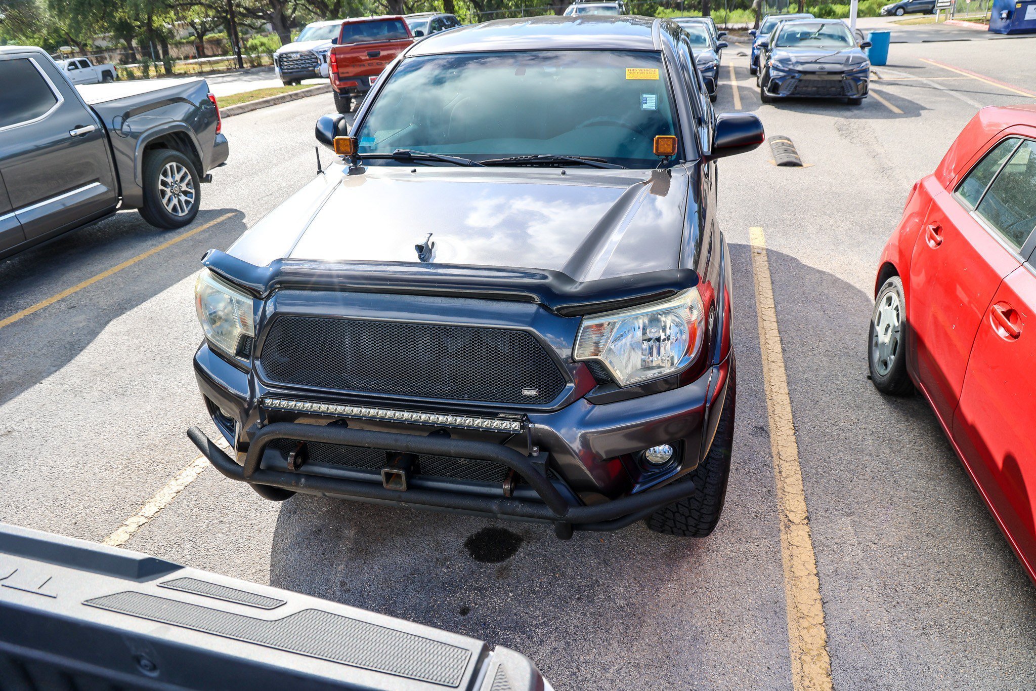 Used 2013 MAGNETIC GRAY MET Toyota DBL CAB 4WD V6 AT image 3