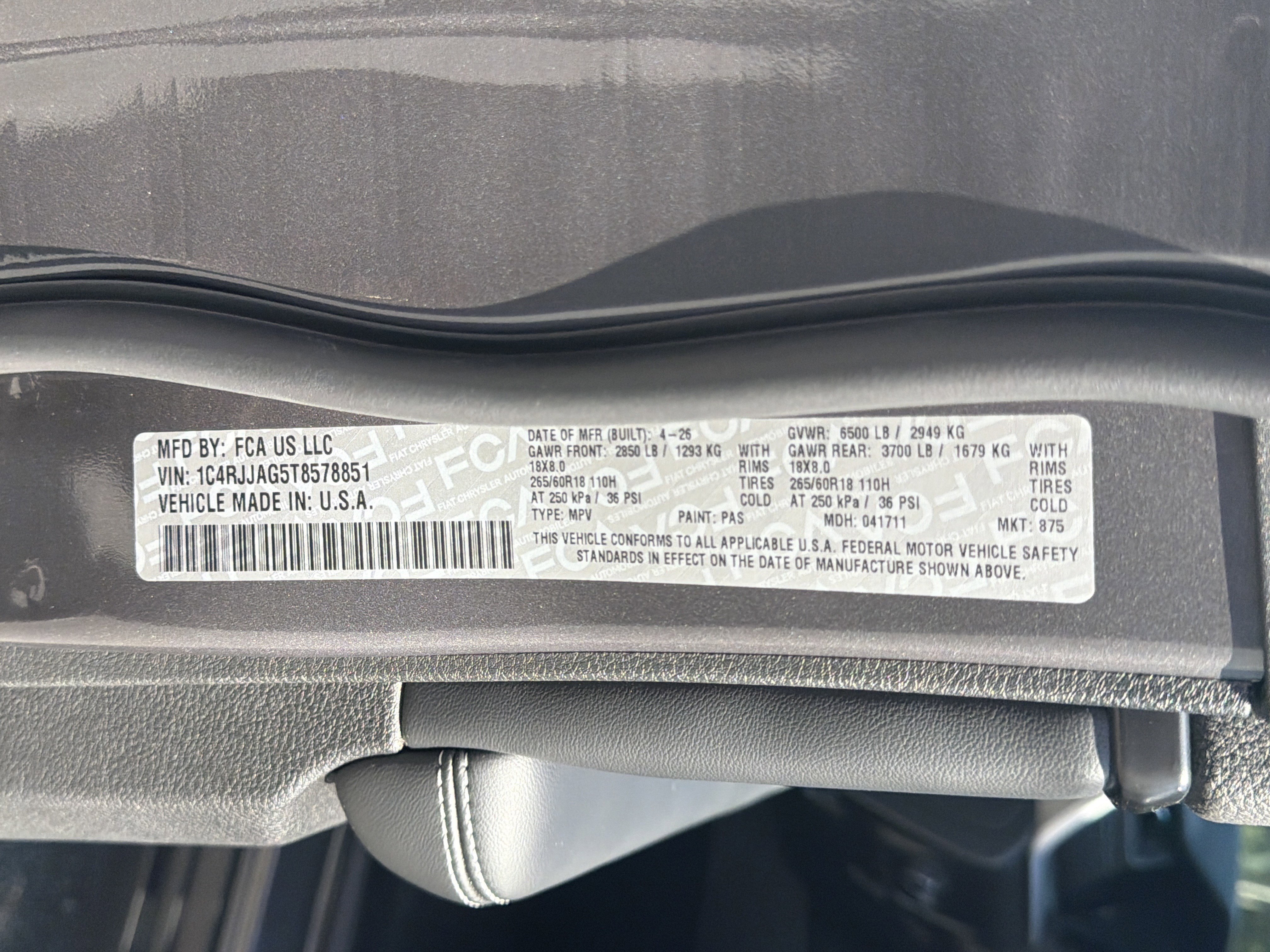 New 2026 Baltic Gray Metallic Clear-Coat Exterior Paint Jeep Laredo image 40