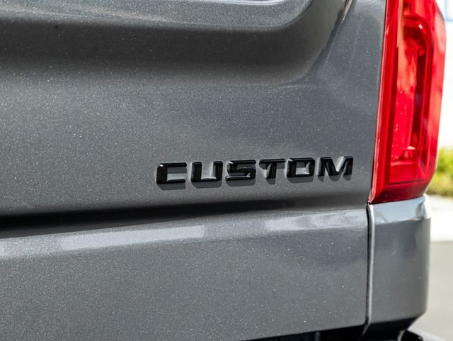 Used 2021 Satin Steel Metallic Chevrolet Custom image 14