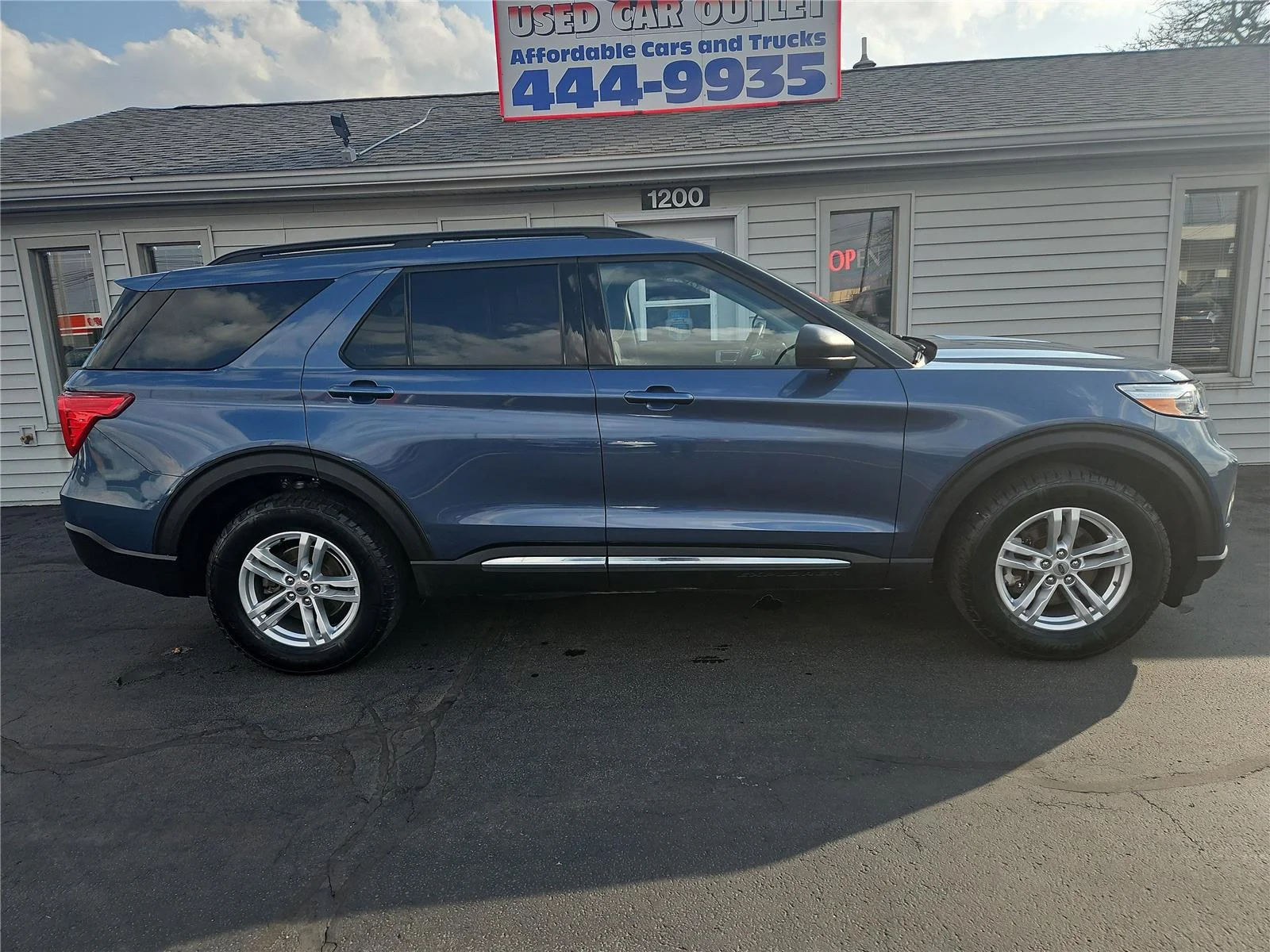 Vehicle Image 2