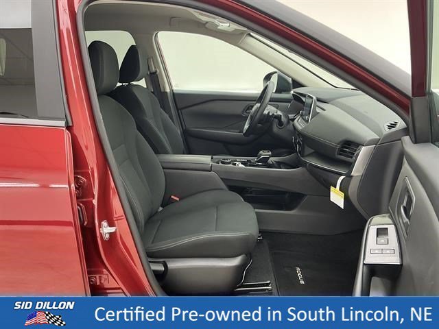 Certified Used 2025 Scarlet Ember Tintcoat Nissan S image 25