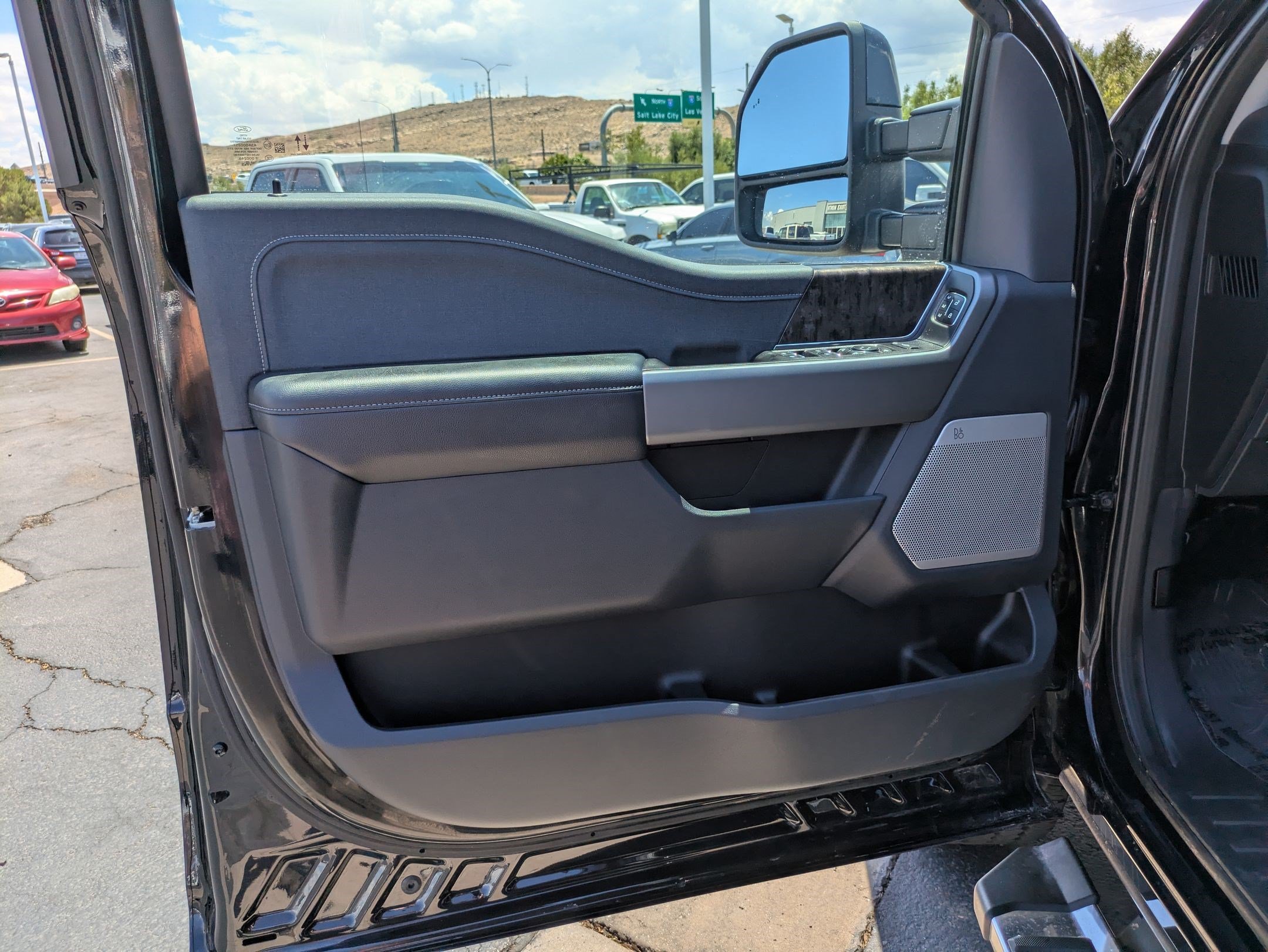 Certified Used 2025 Black Metallic Ford LARIAT image 11
