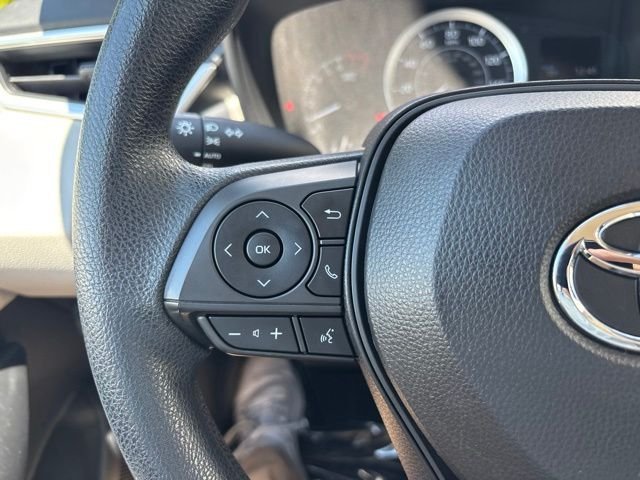 Used 2022 Silver Toyota LE image 18