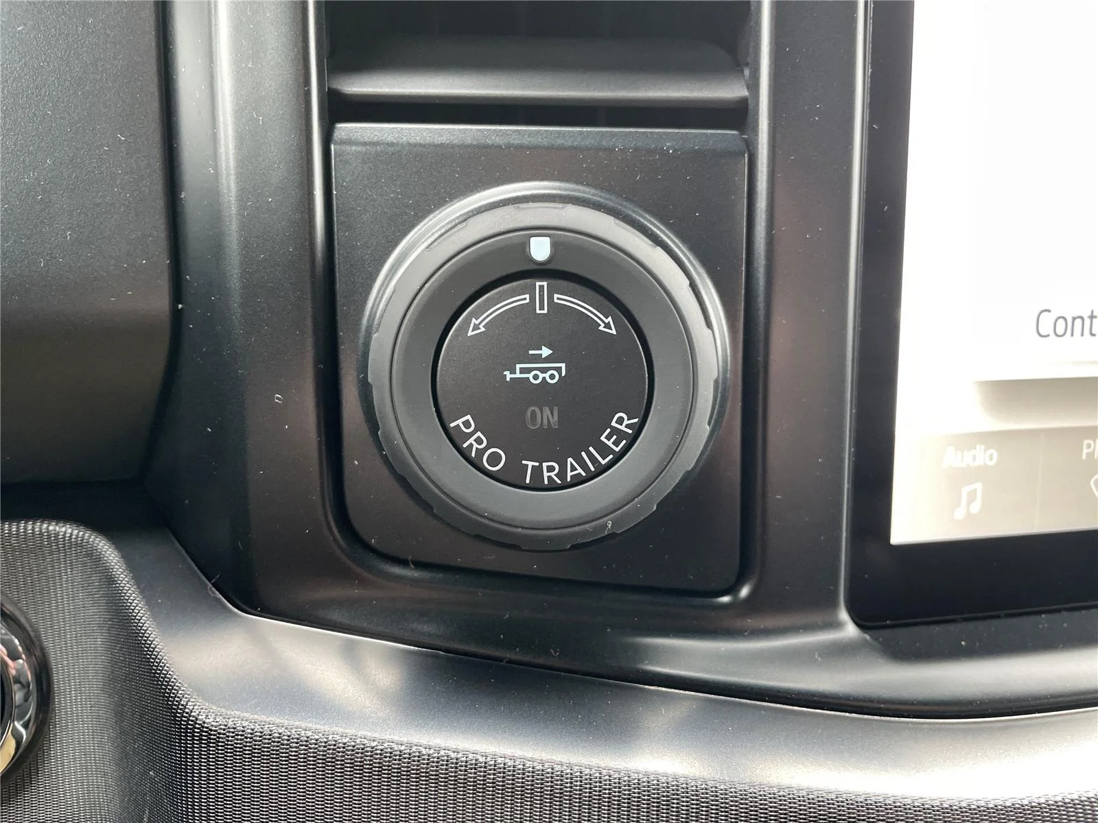 New 2026 Star White Metallic Tri-Coat Ford Platinum image 5