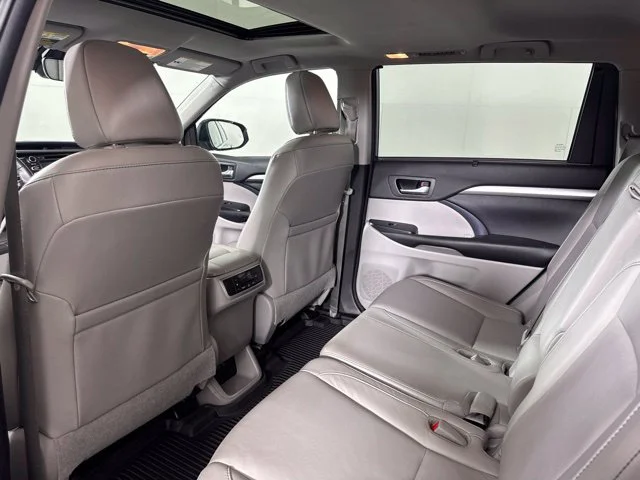 Certified Used 2018 Shoreline Mist Toyota XLE image 12
